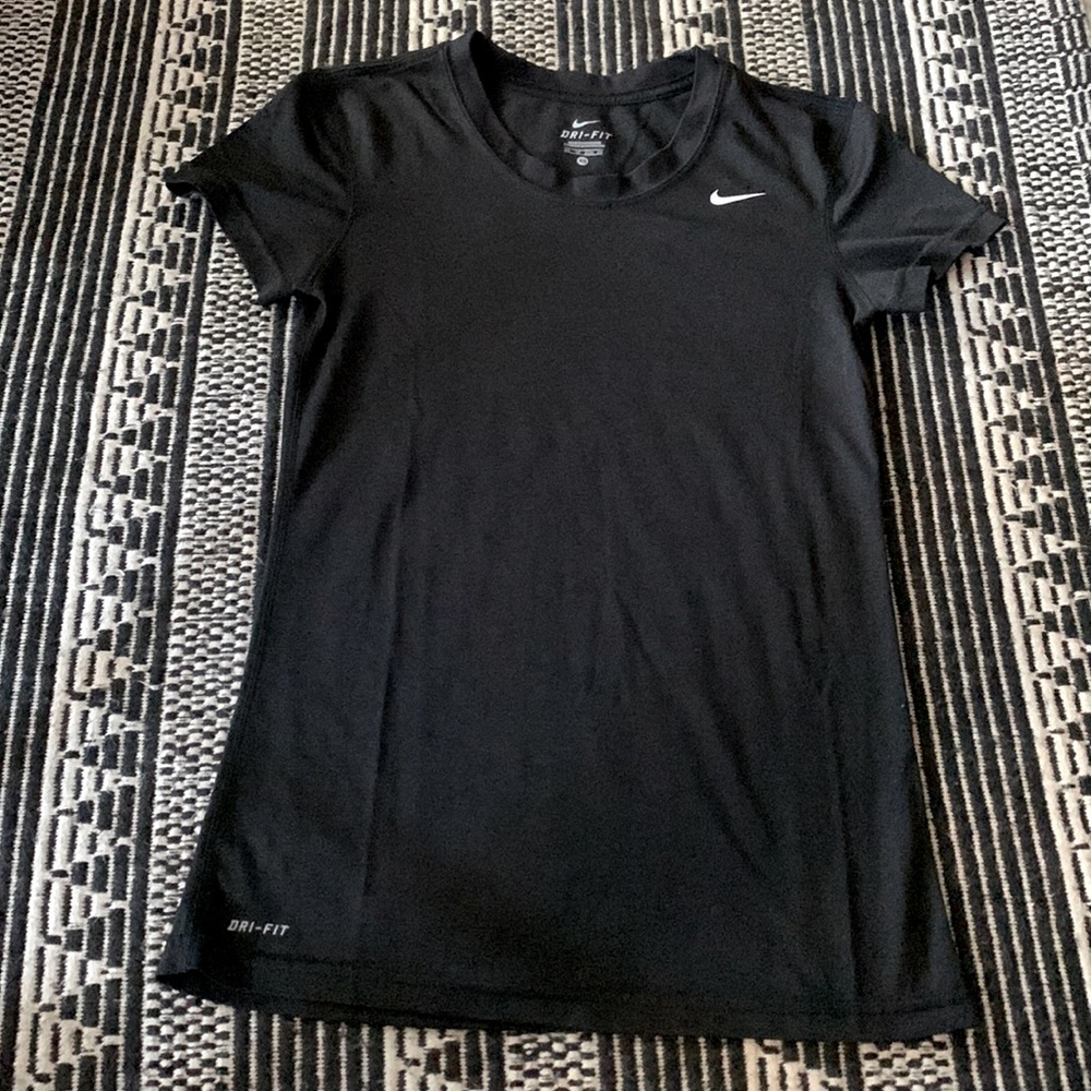 Nike Dri-Fit Women’s XS Black Short Sleeve
